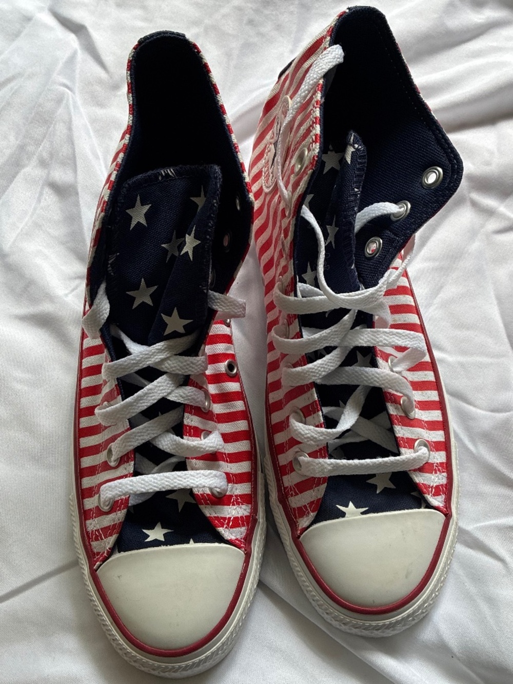 Converse Shoes 7.5/9.5